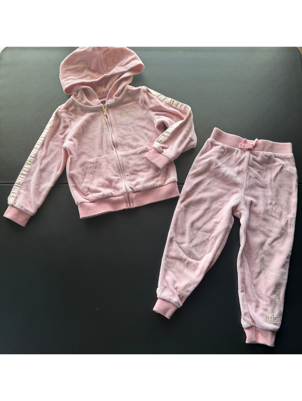 Juicy Couture Kids Girls 3T Pink Velour Tracksuit Hoodie Jogger Set Y2K
